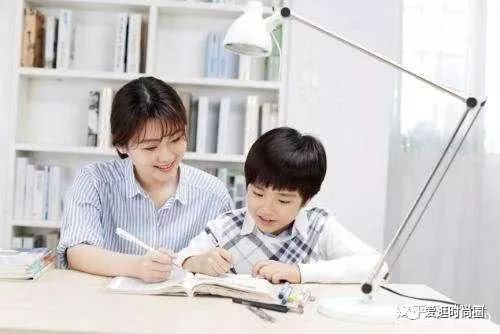 副业翻译怎么赚钱_副业翻译一个月多少钱_翻译副业一般工资多少