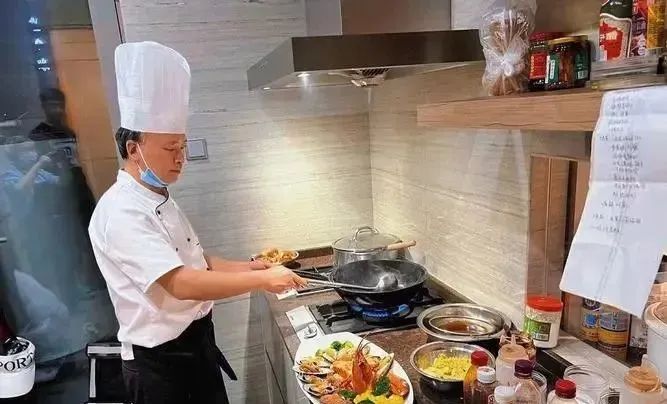 厨师的副业_厨师晚上副业收入_一名厨师的副业有多少人