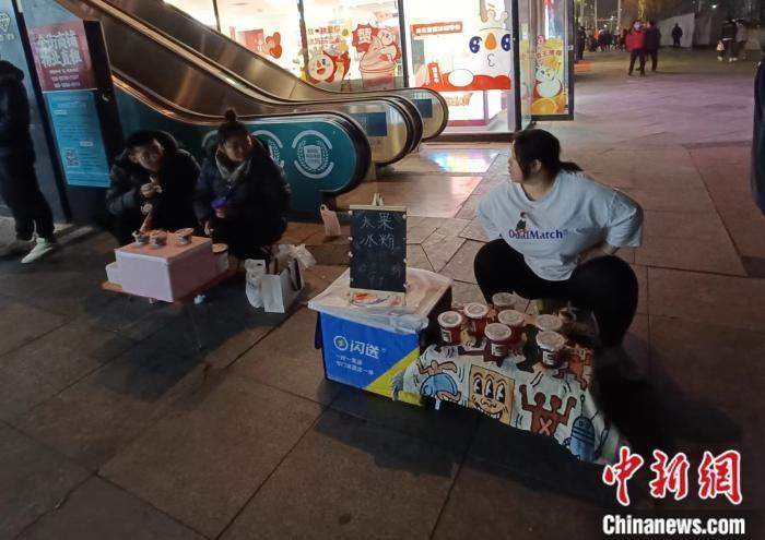 赚能摆摊副业钱一天多少钱_副业摆摊一天能赚多少钱_摆摊一天能赚一千吗