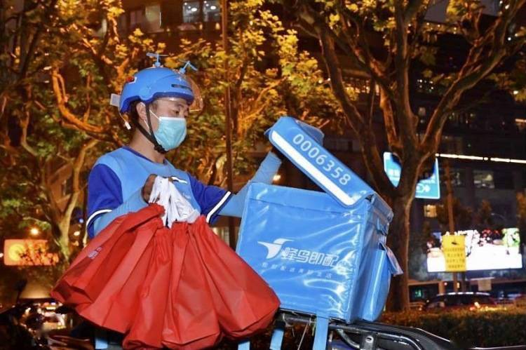 厨师副业一个月能赚多少-疫情期饿了么兼职蓝骑士每月多赚2900元 零工经济缓和职场“中年危机”-优创圈