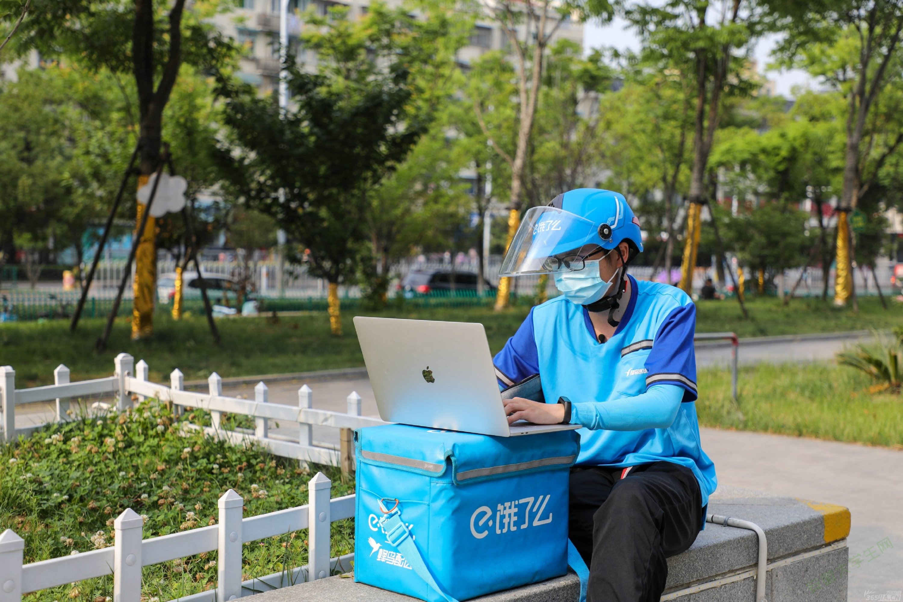 副业送外卖一个月能赚多少_送外卖能挣_送外卖做什么副业