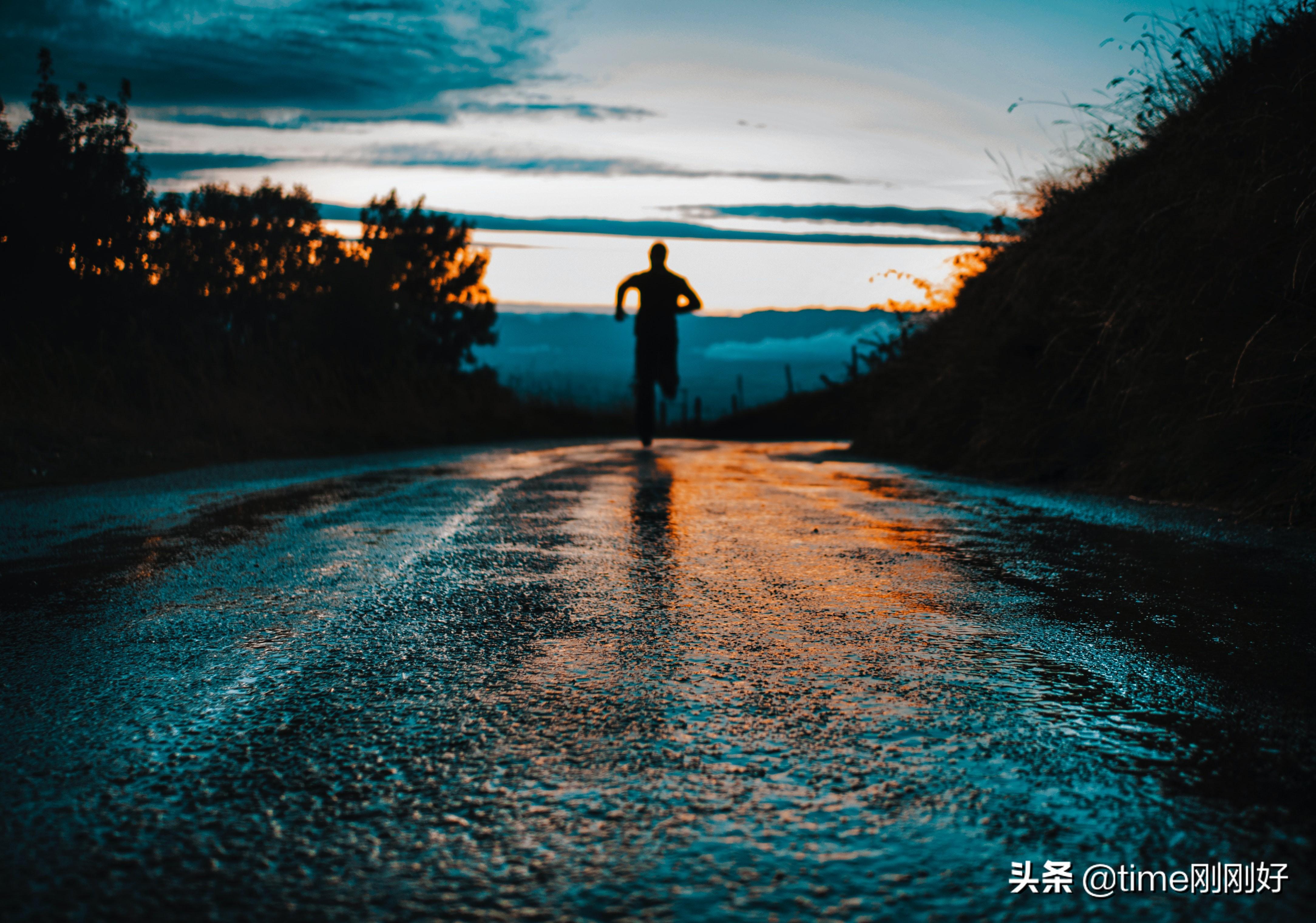 在家不做副业的方法有哪些-请为你的副业腾出时间，这是在给自己留条后路，四点建议分享给你-优创圈