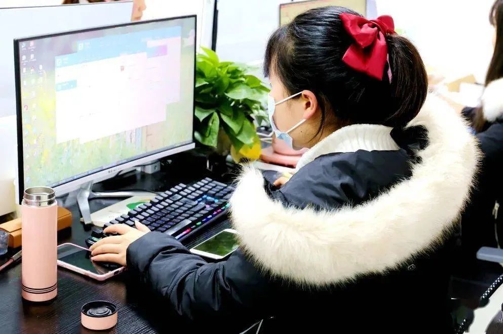 四个在家就能做的副业-同事下班做副业，每月稳定67千块钱，4个靠谱的副业值得你去做-优创圈