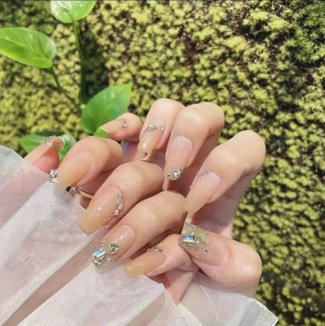 穿戴甲在家做副业_在家做穿戴甲挣钱吗_穿戴甲加工一天能赚多少钱