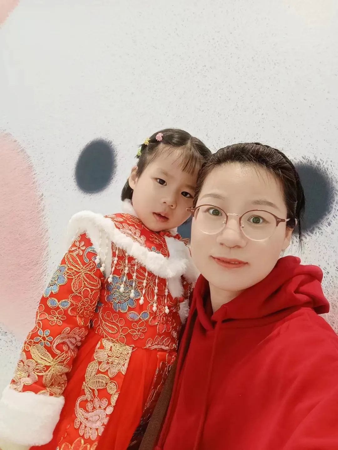 宝宝妈在家做副业-40岁，自由职业妈妈，一边接送孩子，一边写作赚钱养家-优创圈