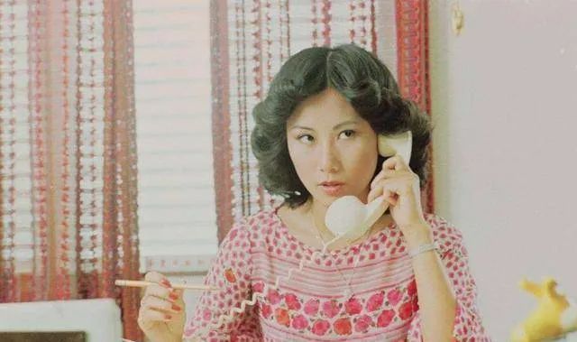 单身证明自己在家做副业-E姐信箱 | 谁是你心目中的“独立女性”？-优创圈