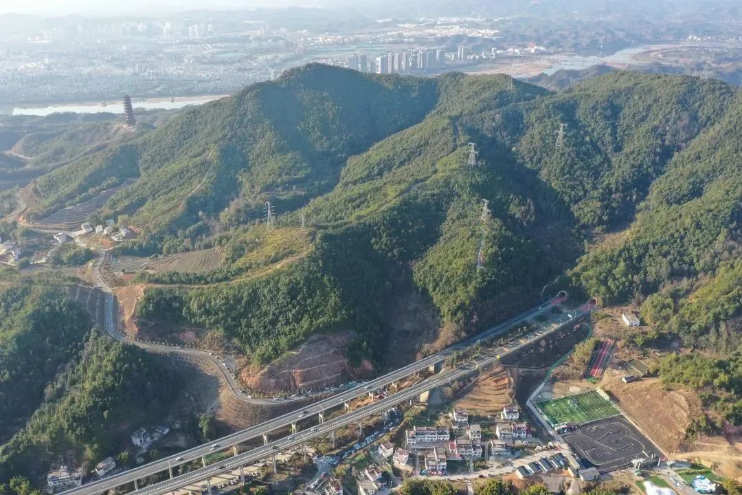 小镇青年的娱乐方式_小镇副业适合做些什么_小镇青年在家旅游副业