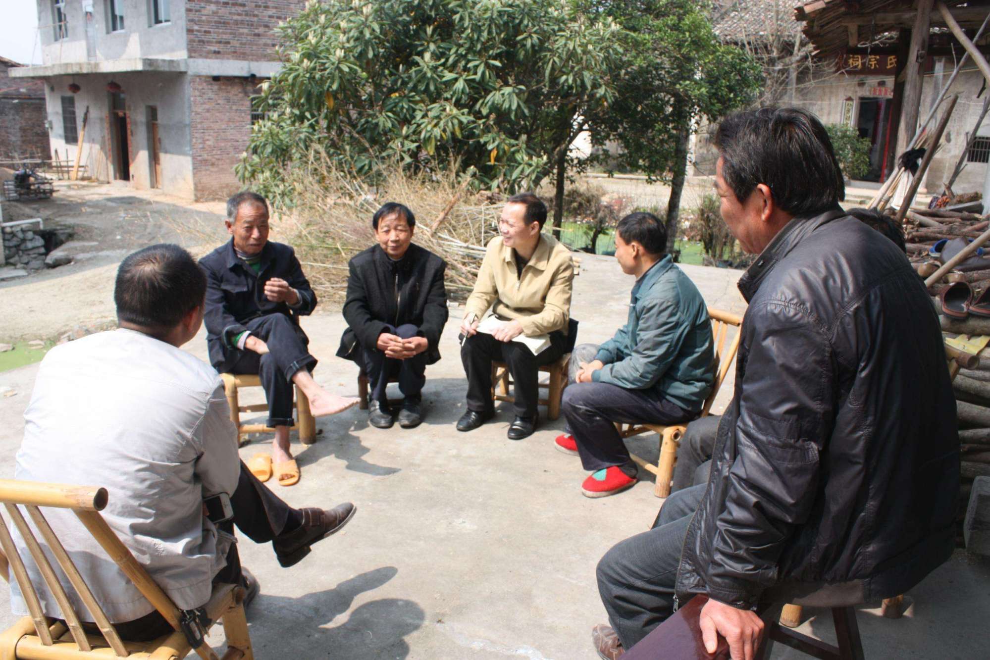 图片[4]-农民在家可以做副业吗-村干部为了维持生活，搞副业补贴家用！你知道其中原因吗？-优创圈