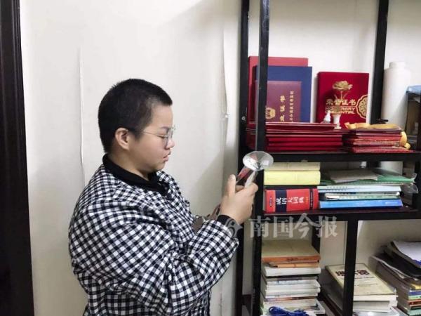 唱歌赚钱的正规软件_唱歌怎么赚钱_唱歌赚钱的小副业