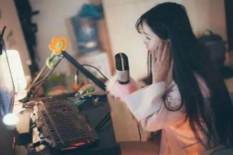陌陌赚钱方法_陌陌怎么赚钱_陌陌赚钱的野路子