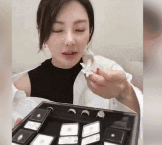 赚钱女人的说说_赚钱女人钱的行业_女人怎么赚钱