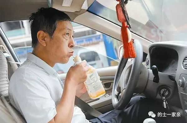 出租车怎么赚钱_出租车到底赚不赚钱_出租汽车赚钱