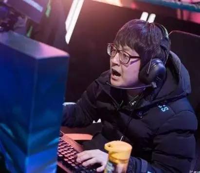 lol怎么赚钱_赚钱漏洞有哪些平台_赚钱龙挂件