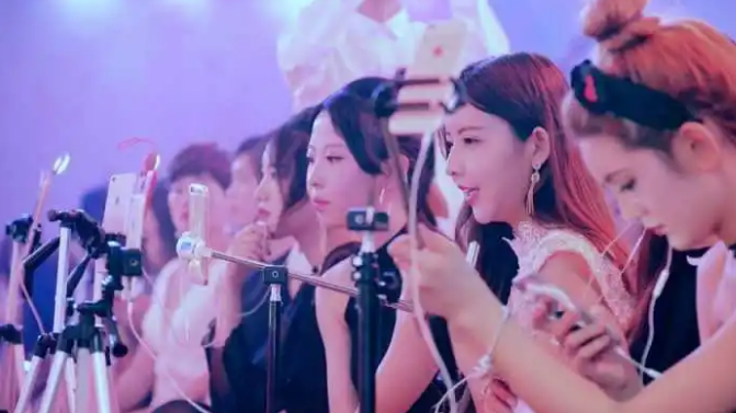 淘宝直播怎么赚钱-美妆内容大升级，淘宝直播顶流之争开始-优创圈