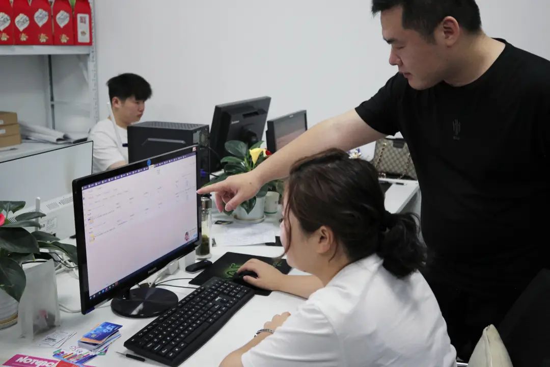 在家赚钱电脑怎么赚钱_电脑在家怎么赚钱_在家赚钱电脑游戏推荐