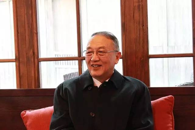 马云是怎么赚钱的_马云赚钱是世界上最容易的事_马云赚钱是件很容易的事