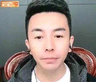 yy直播间怎么赚钱-老利喊话YY：不给股份不回来！舞帝神豪大骂大佛，点赞老李！-优创圈