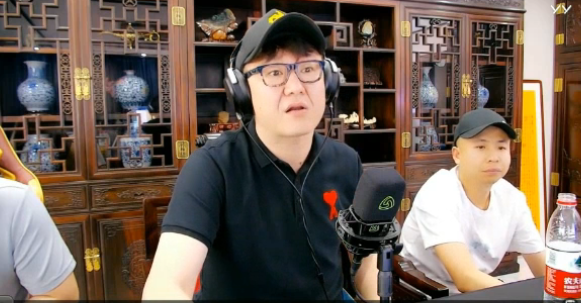 赚钱的语音直播_直播间挣钱_yy直播间怎么赚钱