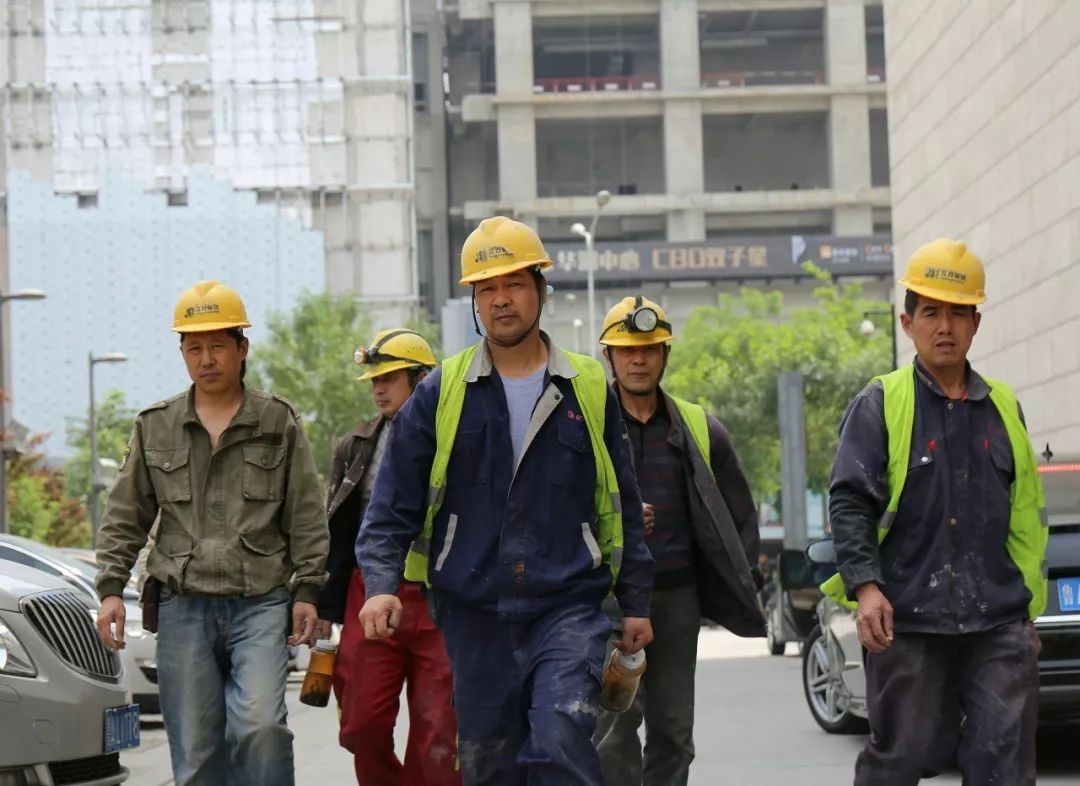 劳务建筑公司怎么赚钱_劳务赚钱建筑公司怎么样_建筑劳务公司怎么赚钱