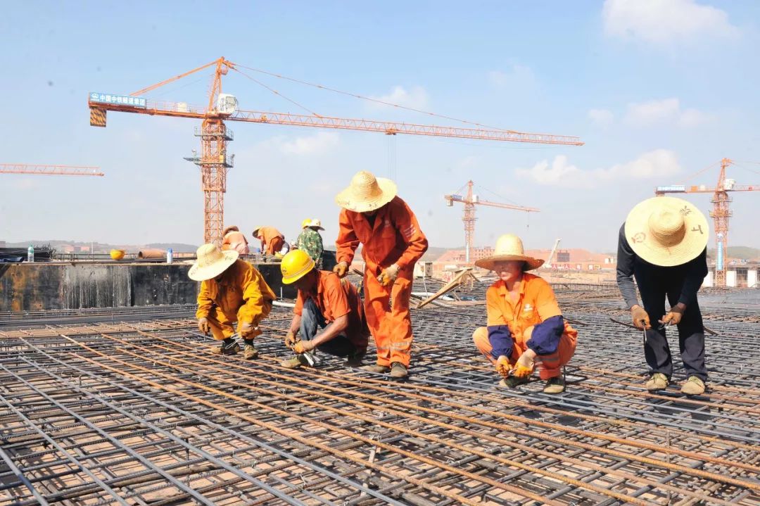 劳务赚钱建筑公司怎么样_建筑劳务公司怎么赚钱_劳务建筑公司怎么赚钱