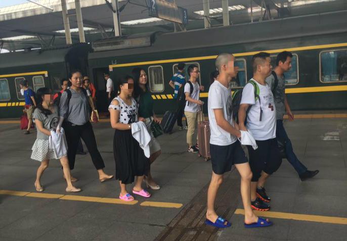 黄怎么赚钱-90后小伙嫌打工赚钱少 带女友和姐姐卖淫秽视频被黄石警方逮捕-优创圈