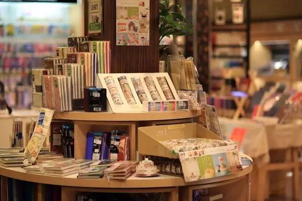 开店怎么赚钱-学校旁开什么店最赚钱？-优创圈