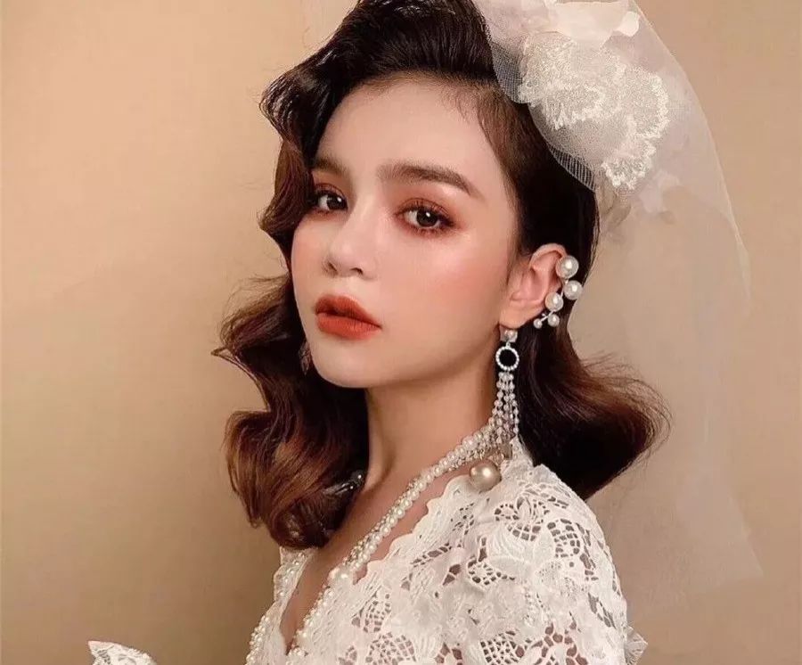 化妆赚钱吗_化妆怎么赚钱_化妆赚钱还是美容赚钱