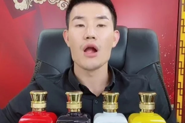 手机直播靠什么收入_直播赚钱手机是什么套路_手机直播是怎么赚钱的