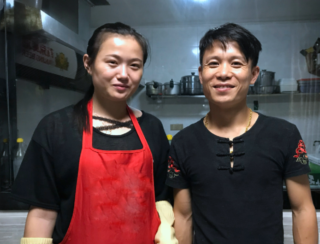 餐饮怎么赚钱-云南夫妻开菜馆，利用不要钱的菜品，年赚80万，方法值得借鉴-优创圈