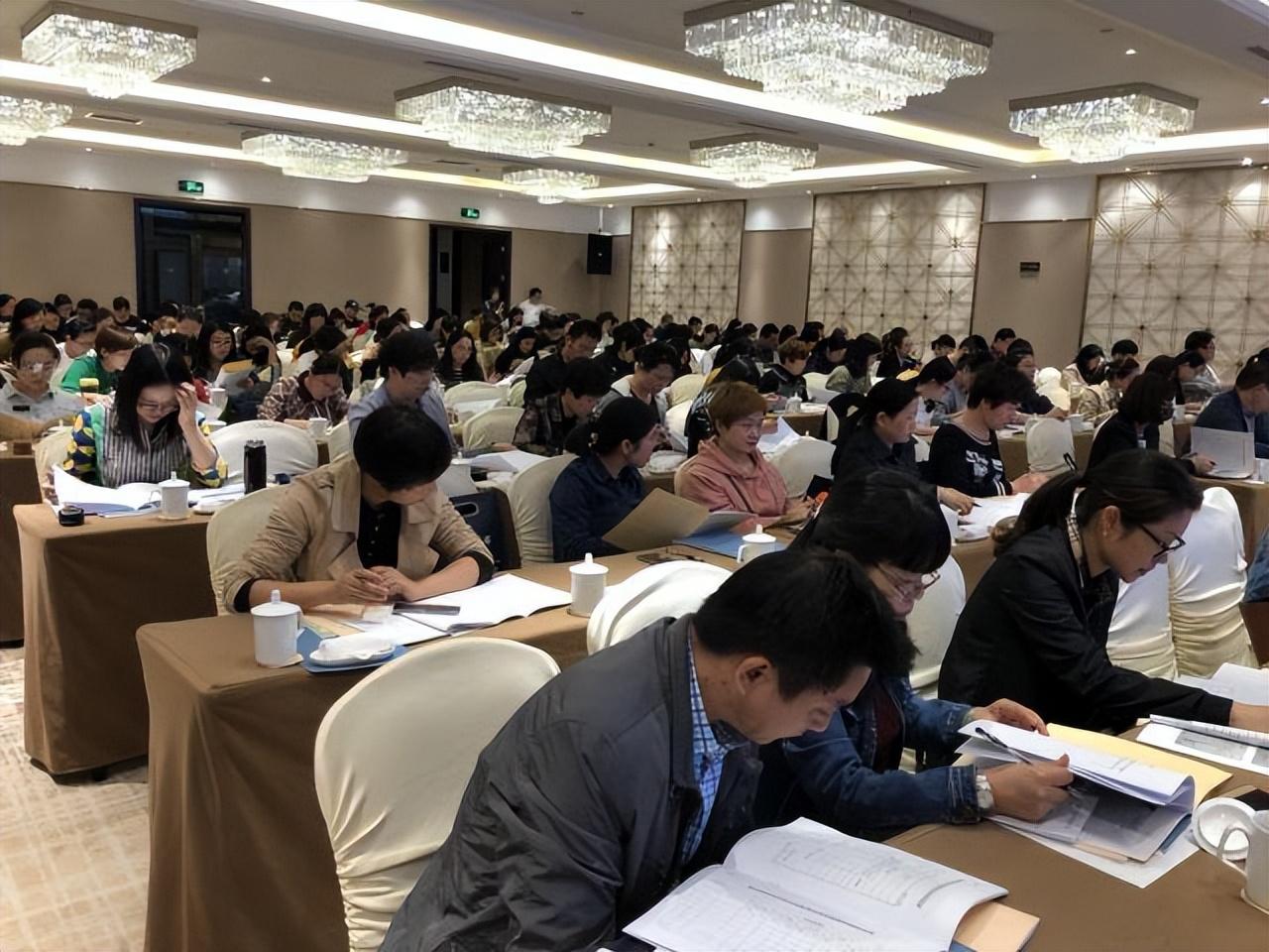 利用小轿车赚钱的点子_轿车赚钱路子_自己有小轿车怎么赚钱