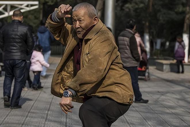 炒股赚钱现实吗_炒股赚的是什么钱_炒股是怎么样赚钱的