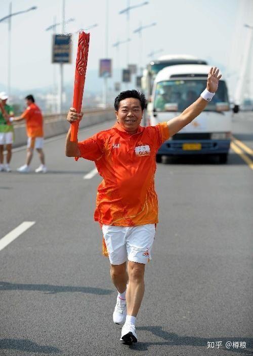 卖鱼怎么赚钱-亿万富豪炼成:杀猪卖鱼一天赚六年工资，广州娃逼全家跟自己创业-优创圈