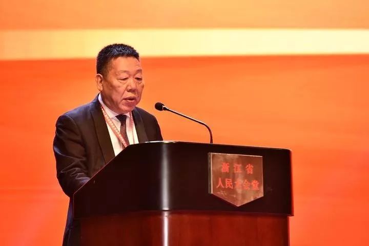 洋老板商城怎么赚钱-奋进的力量·70年·70侨（6）丨陈志远：卖掉房子去迪拜摆地摊？如今坐拥四座商城-优创圈