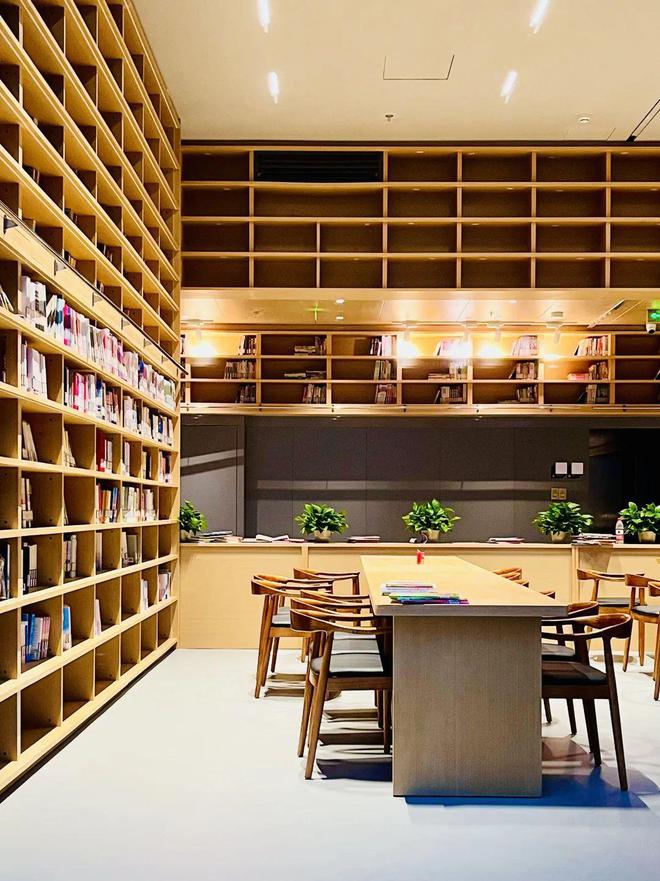 大v书店怎么赚钱-核心商圈开书店，靠什么赚钱？-优创圈