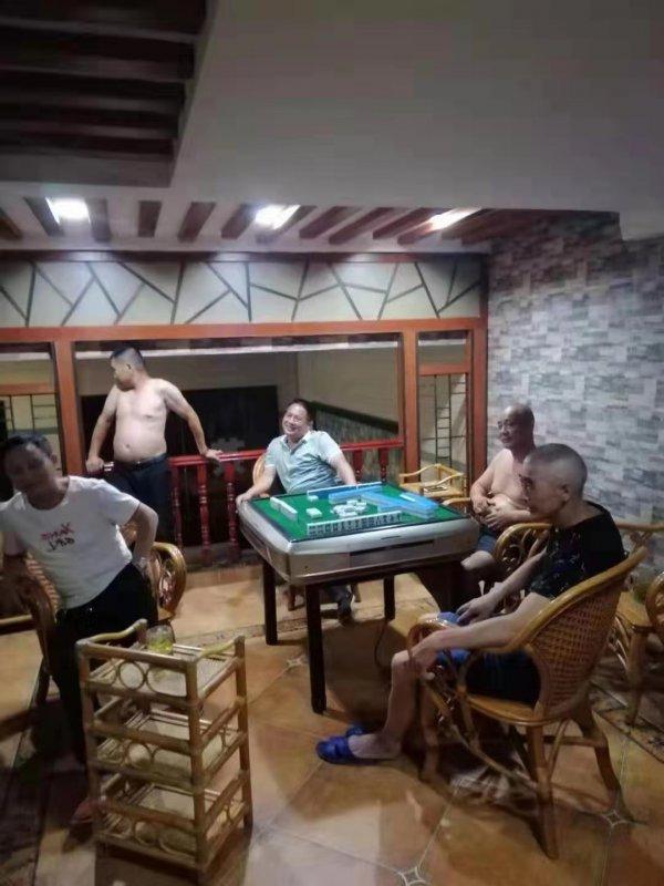 六开彩小庄家怎么赚钱_庄家彩赚钱开小号赚钱吗_庄家赚钱吗