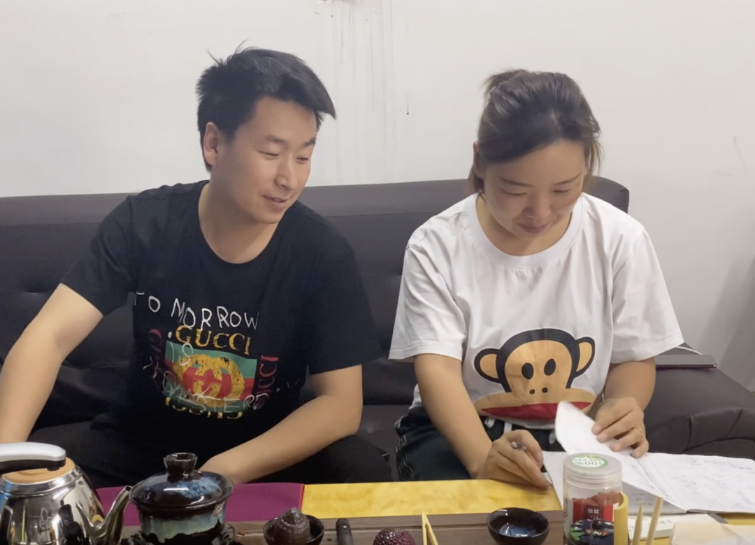 服装批发怎么做才赚钱_批发服装赚钱做什么行业_服装批发太赚了