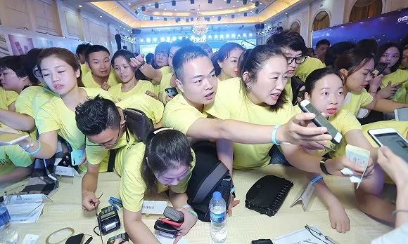 微商代理怎么赚钱-微商金字塔崩塌：普通代理消耗朋友 财富属于金字塔塔尖-优创圈