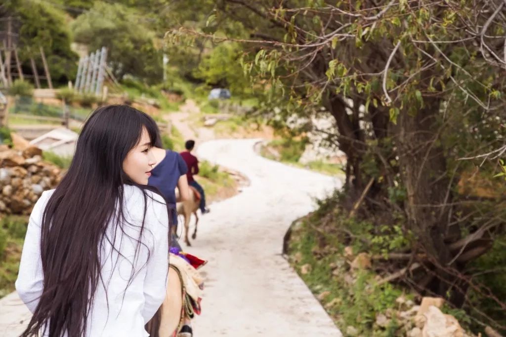 赚钱美女_美拍吃秀怎么赚钱_赚钱美图