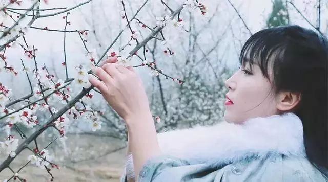 美拍吃秀怎么赚钱_赚钱美图_赚钱美女
