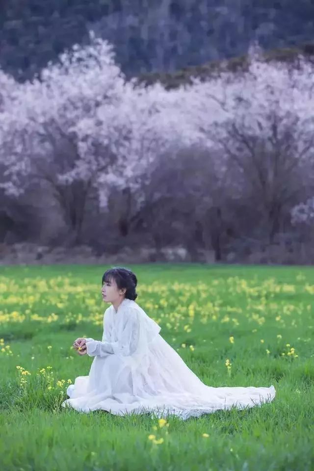 美拍吃秀怎么赚钱_赚钱美图_赚钱美女
