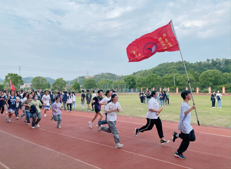 高中生学生赚钱_高中在校学生怎么赚钱_在校高中赚钱学生多吗
