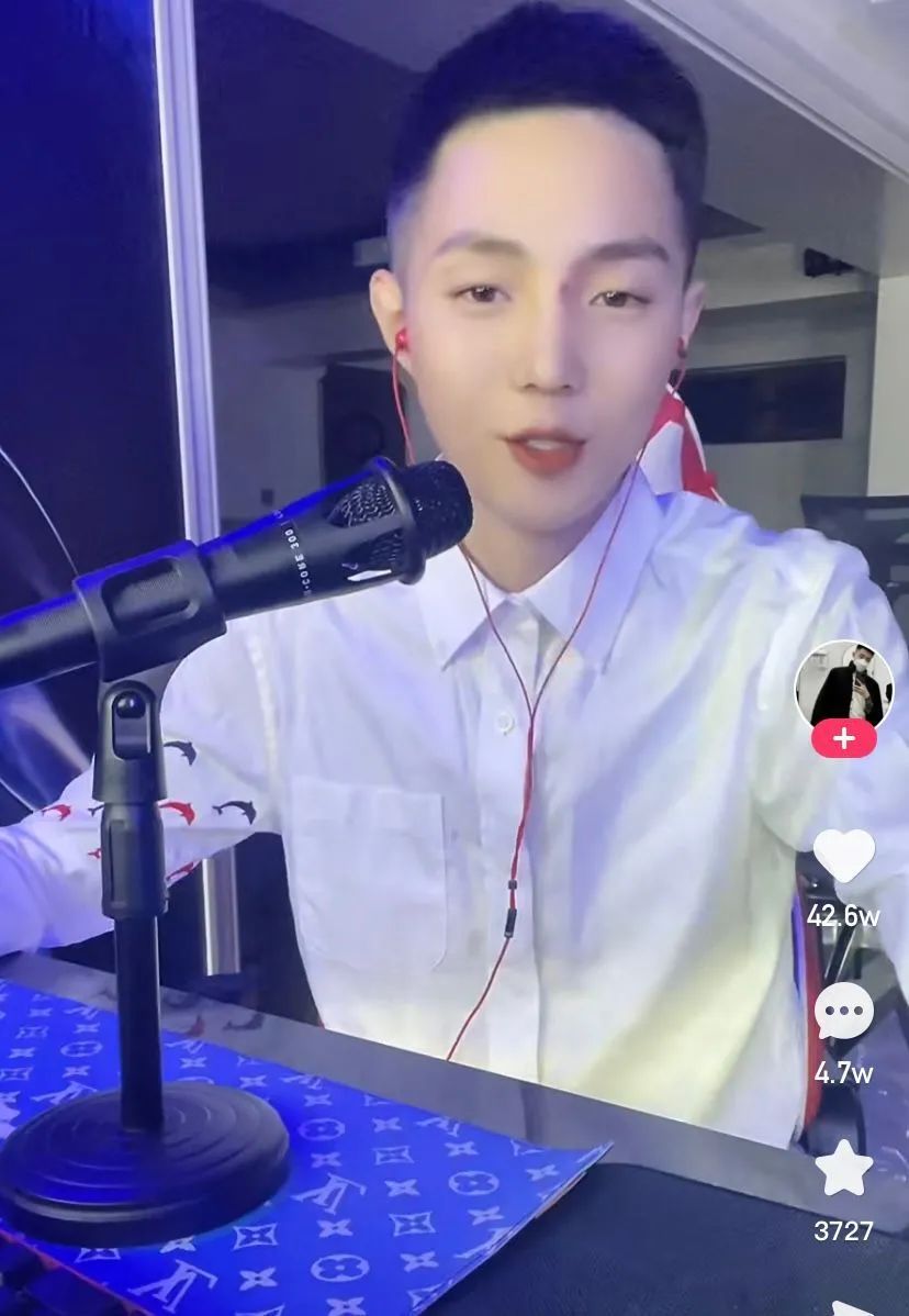 赚钱快手红网是真的吗_快手网红真的很赚钱和有钱吗_快手网红是怎么赚钱的