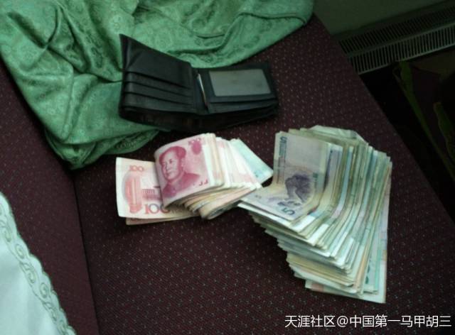 卖小商品赚钱吗_卖什么小商品赚钱_赚钱卖货