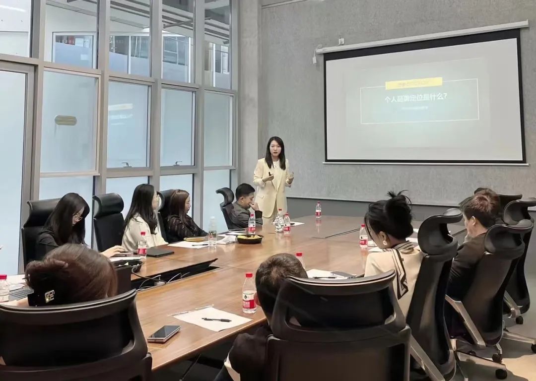 赚钱软件_什么才赚钱_赚钱的游戏软件一天赚200元
