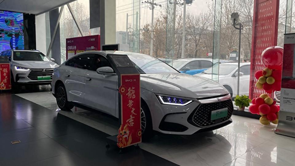 汽车行业做什么赚钱-2023年，谁在赔钱卖车，2024年，谁能赚钱卖车？-优创圈