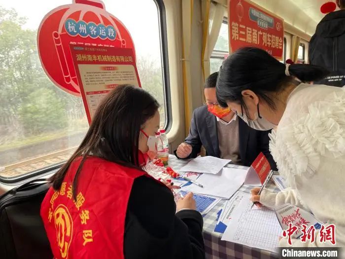 学校门口做什么好赚钱_学校门口什么生意赚钱_学校门口什么最赚钱