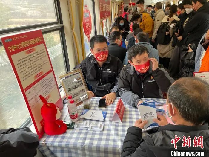 学校门口什么生意赚钱_学校门口什么最赚钱_学校门口做什么好赚钱