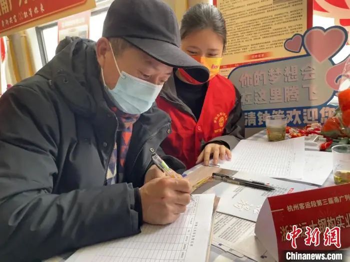 学校门口什么生意赚钱_学校门口什么最赚钱_学校门口做什么好赚钱