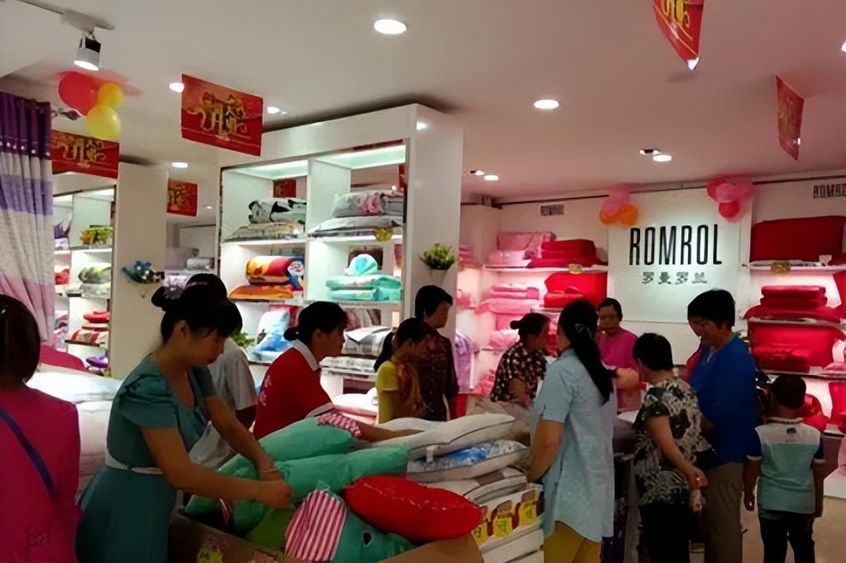 在广场卖什么最赚钱-江西家纺店利用“一把扇子”，一年盈利153万，这思路没毛病-优创圈