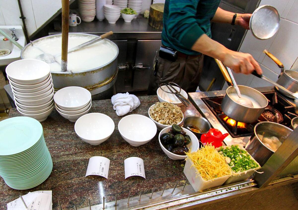 2021年开饭店赚钱吗_开什么饭店赚钱_开饭店挣钱